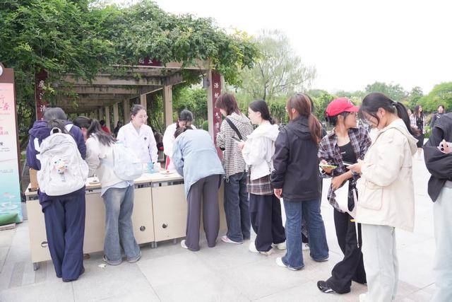 陜西省醫學傳播學會“護苗行動”青少年涉毒麻精藥品宣教活動順利開展:青柚苗