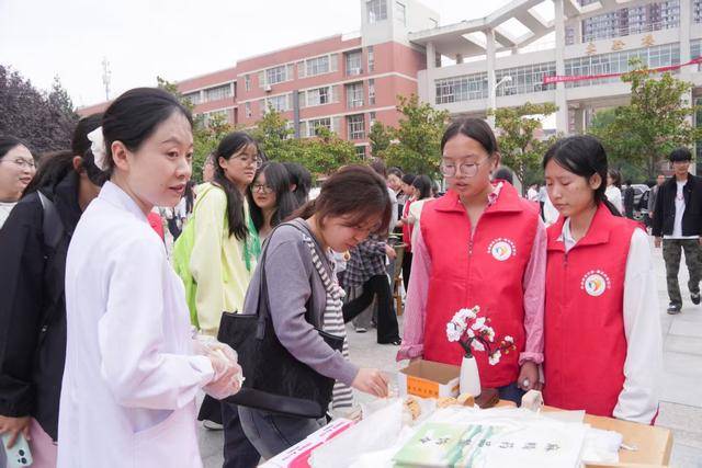 陜西省醫學傳播學會“護苗行動”青少年涉毒麻精藥品宣教活動順利開展:青柚苗