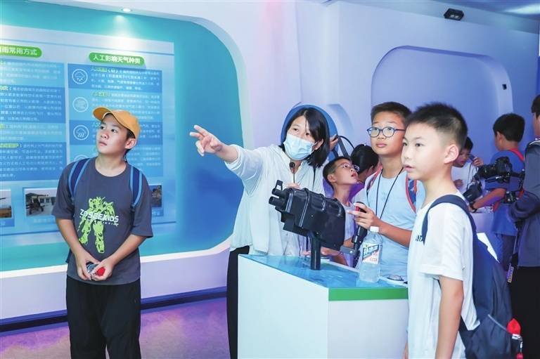 三亞“紅苗育夢”青少年紅色旅游體驗官活動啟幕:青柚苗