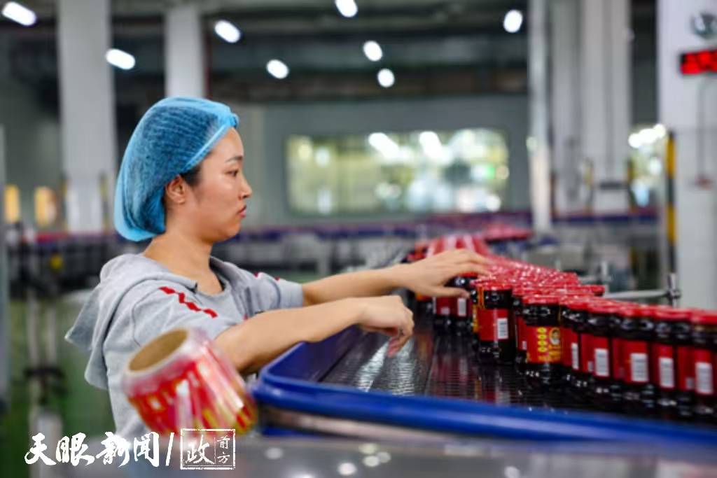 政前方觀察｜南山婆、老干媽、苗姑娘<strong></p>
<p>青柚苗
</strong>，中老青三代的風味匠心:青柚苗
