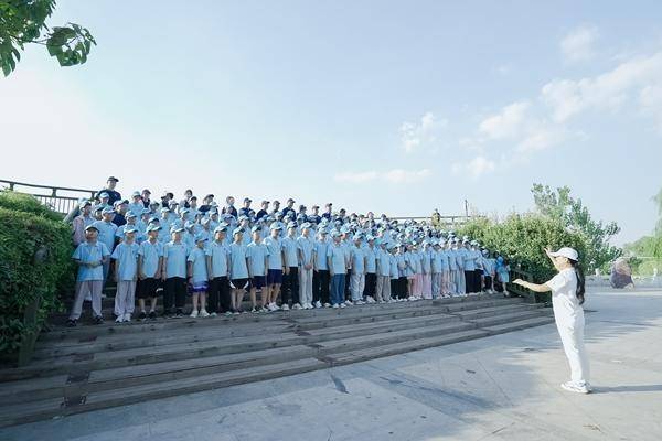 河南省青基會(huì)開展黃河文化“豫”苗研學(xué)活動(dòng) 500余名希望學(xué)子親密接觸母親河:青柚苗